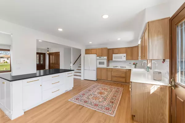 Hickory Hills, IL 60457,8057 W 88th Street