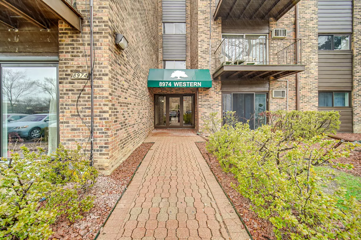 Des Plaines, IL 60016,8974 N Western Avenue #105