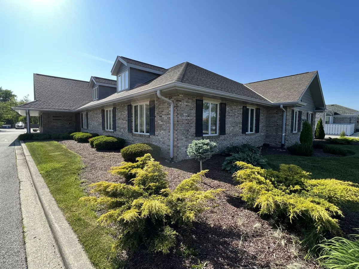 Burr Ridge, IL 60527,7512 S County Line Road #3