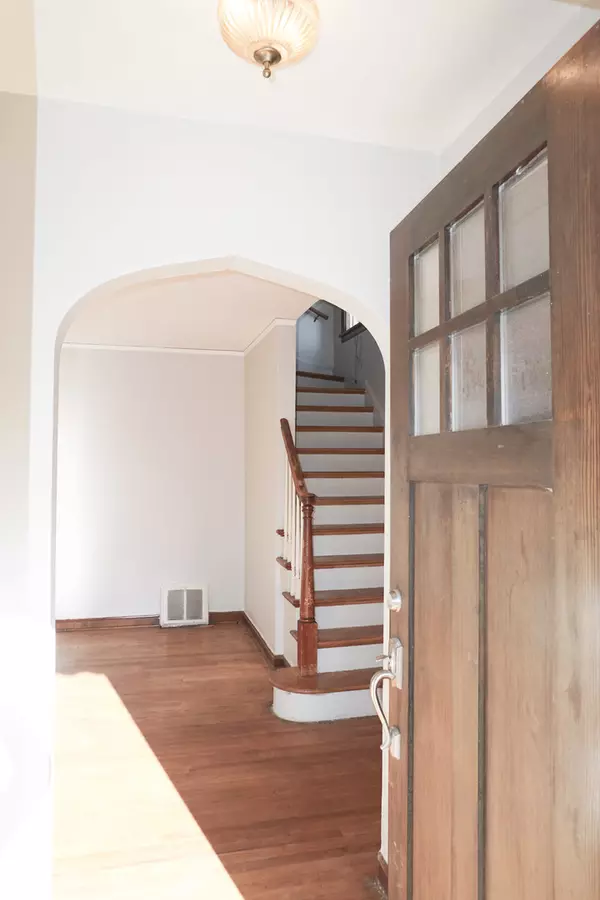 Niles, IL 60714,8317 N Osceola Avenue