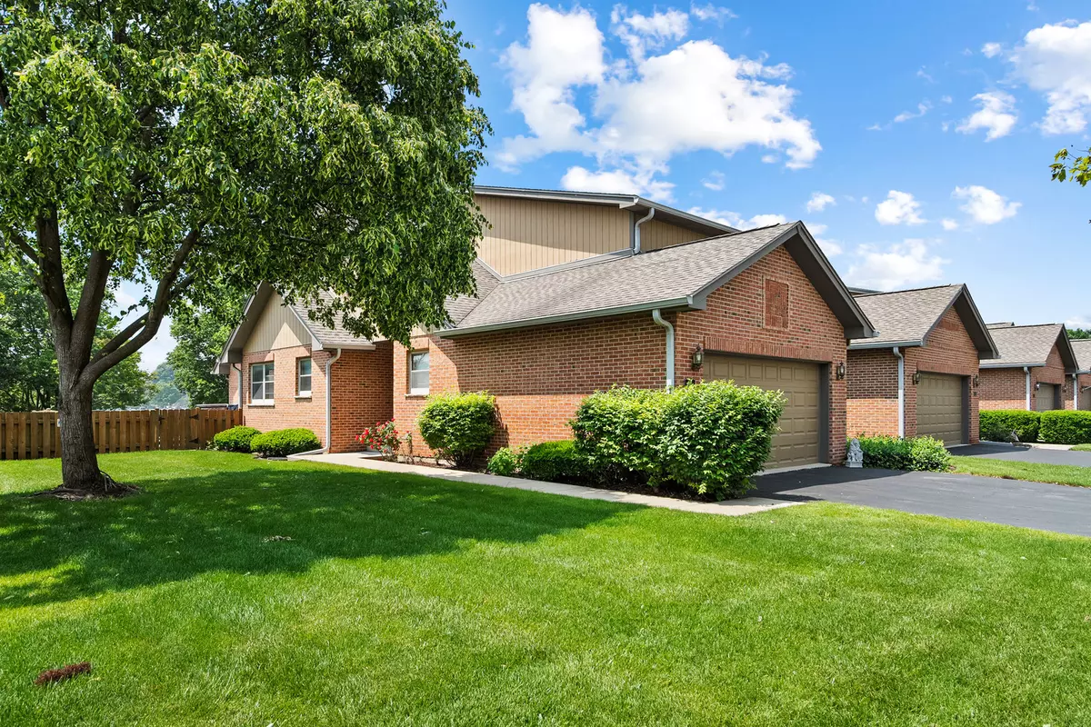 Bloomingdale, IL 60108,182 Ashley Way