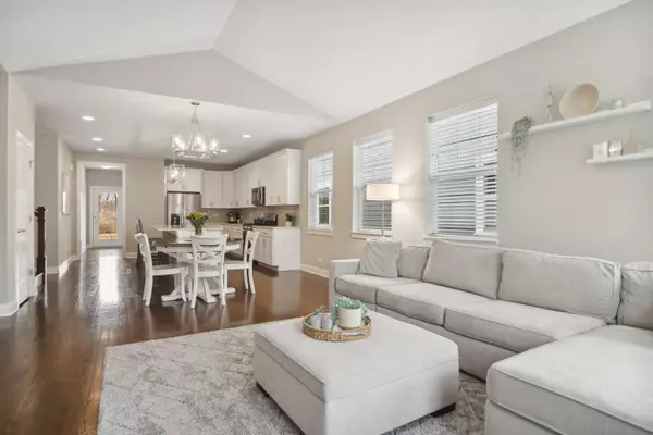 Barrington, IL 60010,1403 Somerset Place