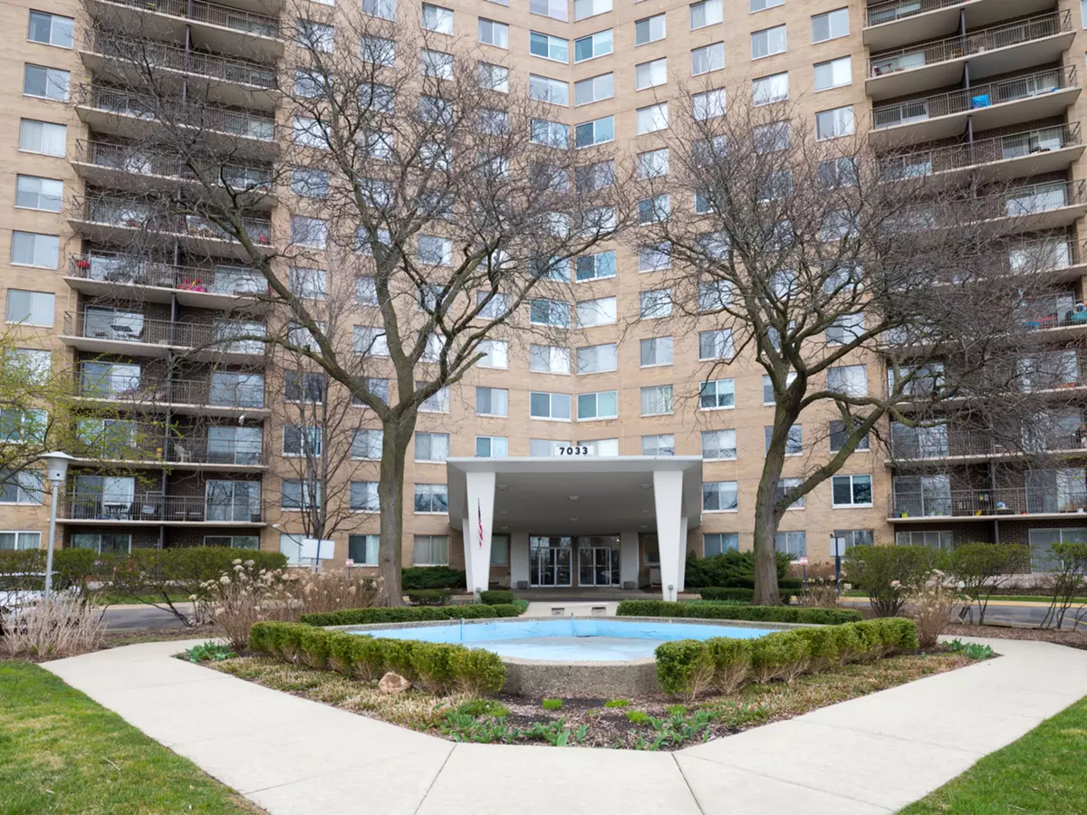 Chicago, IL 60645,7033 N Kedzie Avenue #313