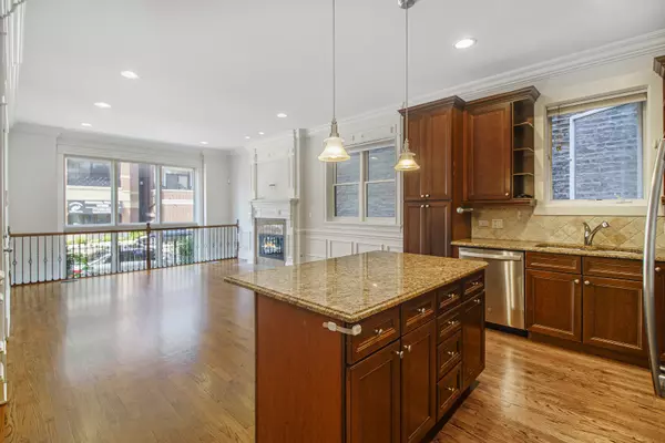 Chicago, IL 60618,3057 N Clybourn Avenue #1N