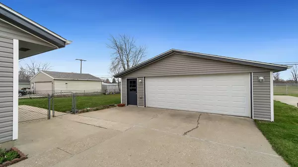 Machesney Park, IL 61115,817 COPPER Drive