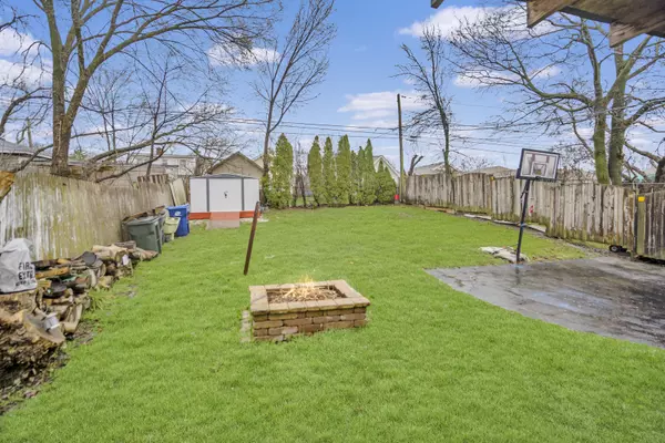 Waukegan, IL 60085,1203 New York Street