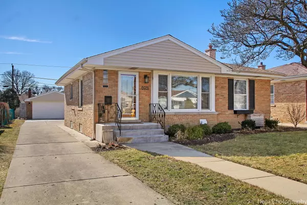 Niles, IL 60714,6955 W Cleveland Street