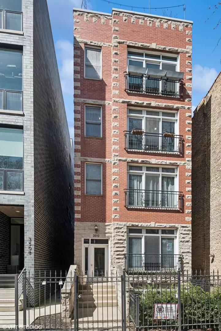 Chicago, IL 60657,3510 N Reta Avenue #3