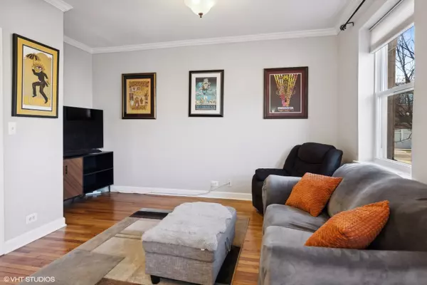 Chicago, IL 60647,2209 N Drake Avenue #1