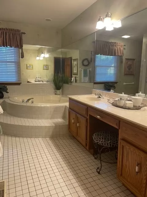 Geneva, IL 60134,480 George Court