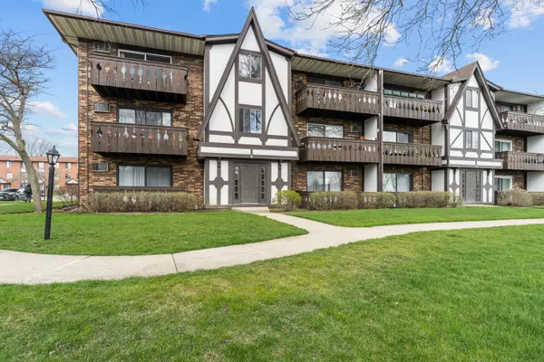 6 Timber Lane #14,  Vernon Hills,  IL 60061