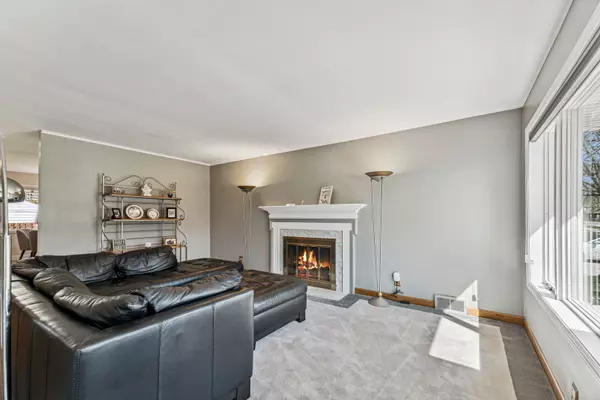 Western Springs, IL 60558,3944 Johnson Avenue