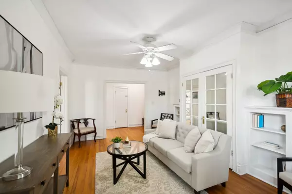 Oak Park, IL 60302,338 S Kenilworth Avenue #3