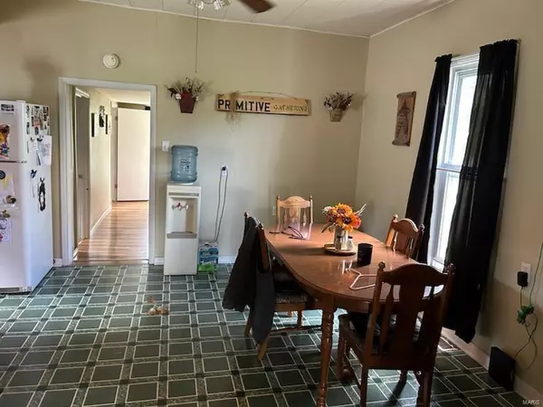 Brownstown, IL 62418,216 E Division Street