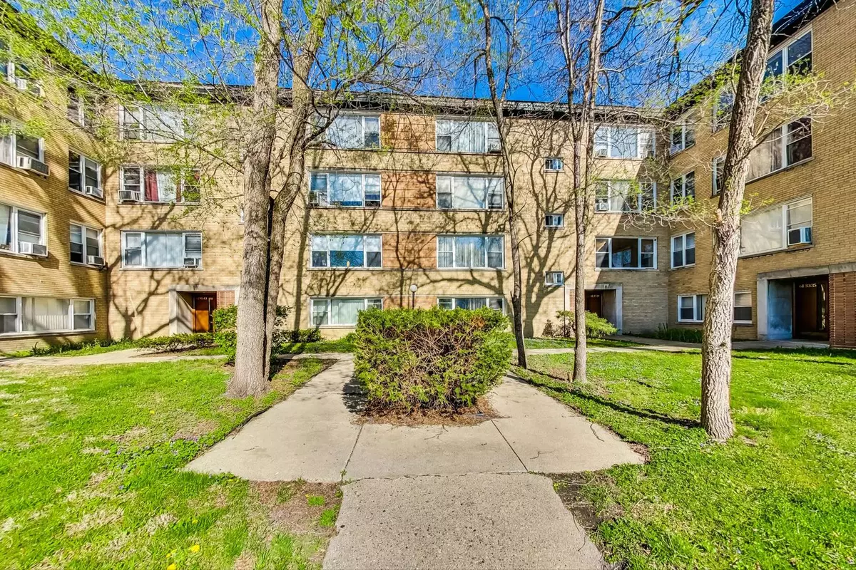 Chicago, IL 60659,6145 N Seeley Avenue #3B