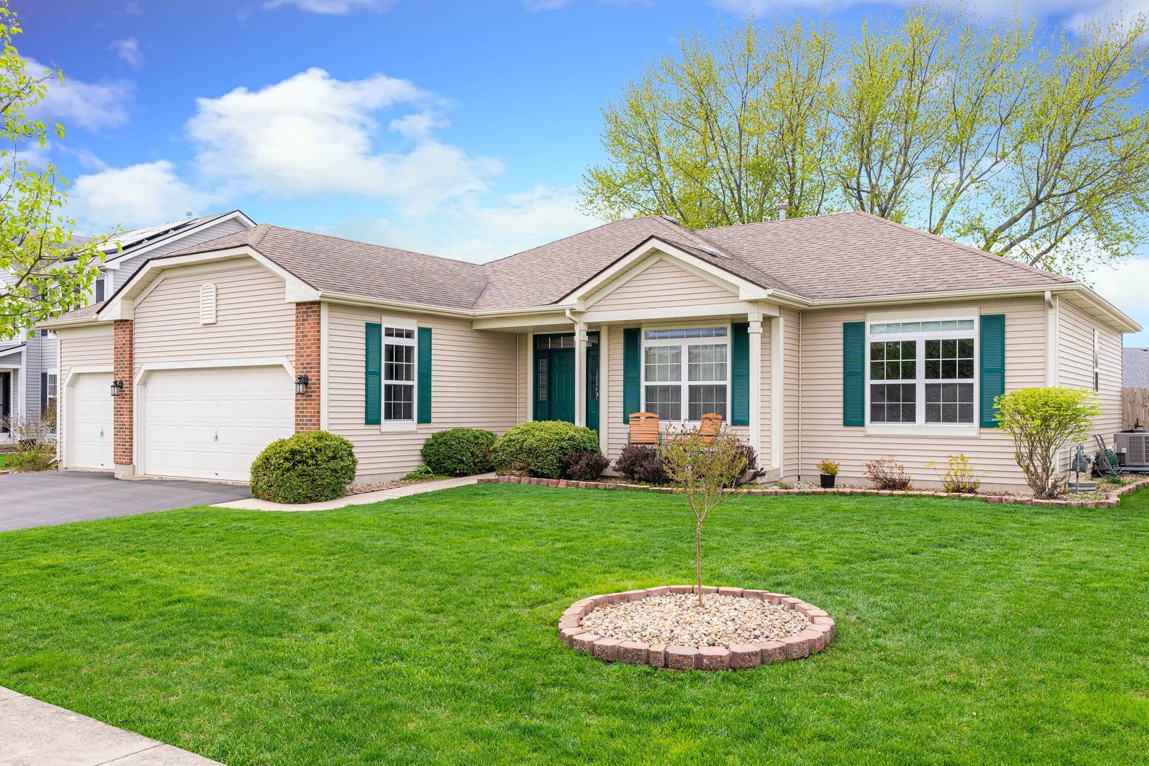 Dekalb, IL 60115,3483 White Oak Drive