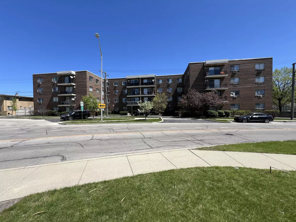 Skokie, IL 60076,9445 Kenton Avenue #108