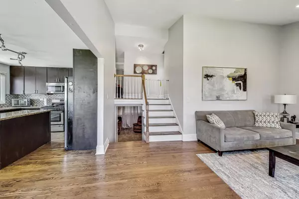 Niles, IL 60714,7017 W Carol Avenue