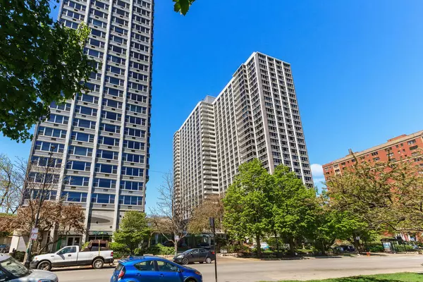 Chicago, IL 60613,4250 N Marine Drive #2001-2003