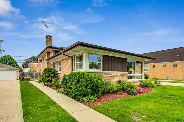 Niles, IL 60714,8229 N Oriole Avenue