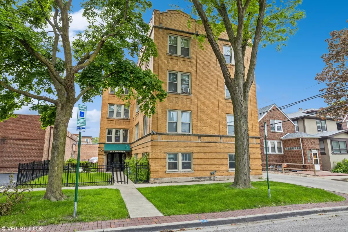 Oak Park, IL 60302,511 N Humphrey Avenue #3W