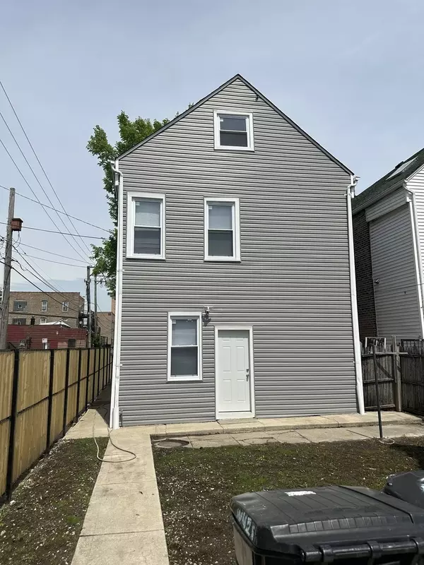 Chicago, IL 60632,3145 W 42nd Street
