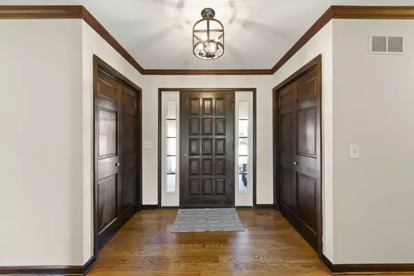 Naperville, IL 60565,1524 Bradley Court