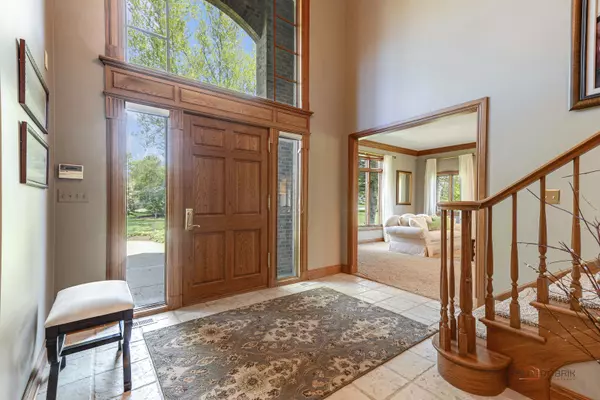 South Barrington, IL 60010,1 Willow Bay Drive