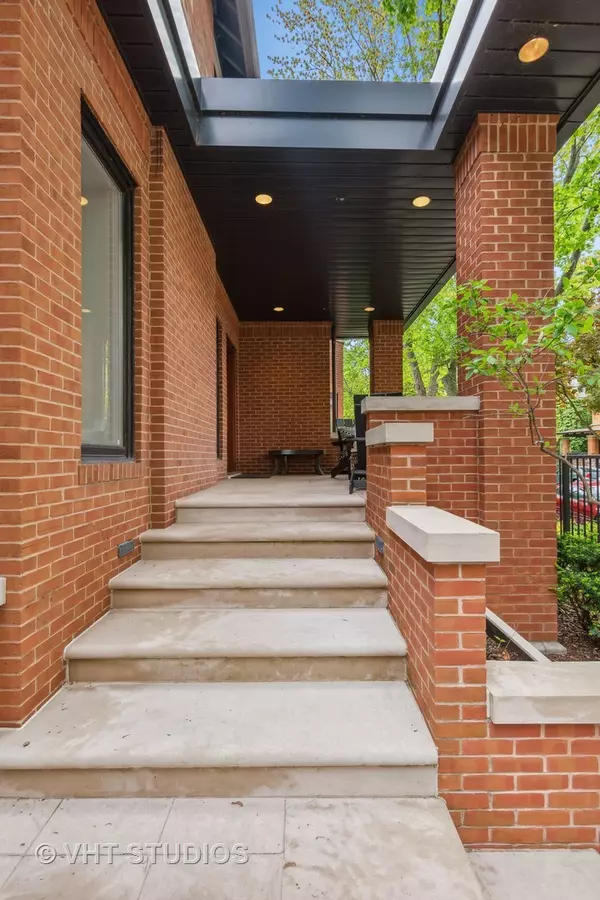 Chicago, IL 60613,4259 N Hazel Street