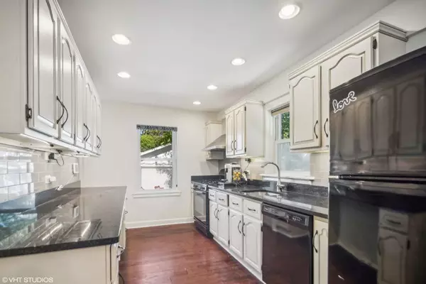 Western Springs, IL 60558,5130 Central Avenue