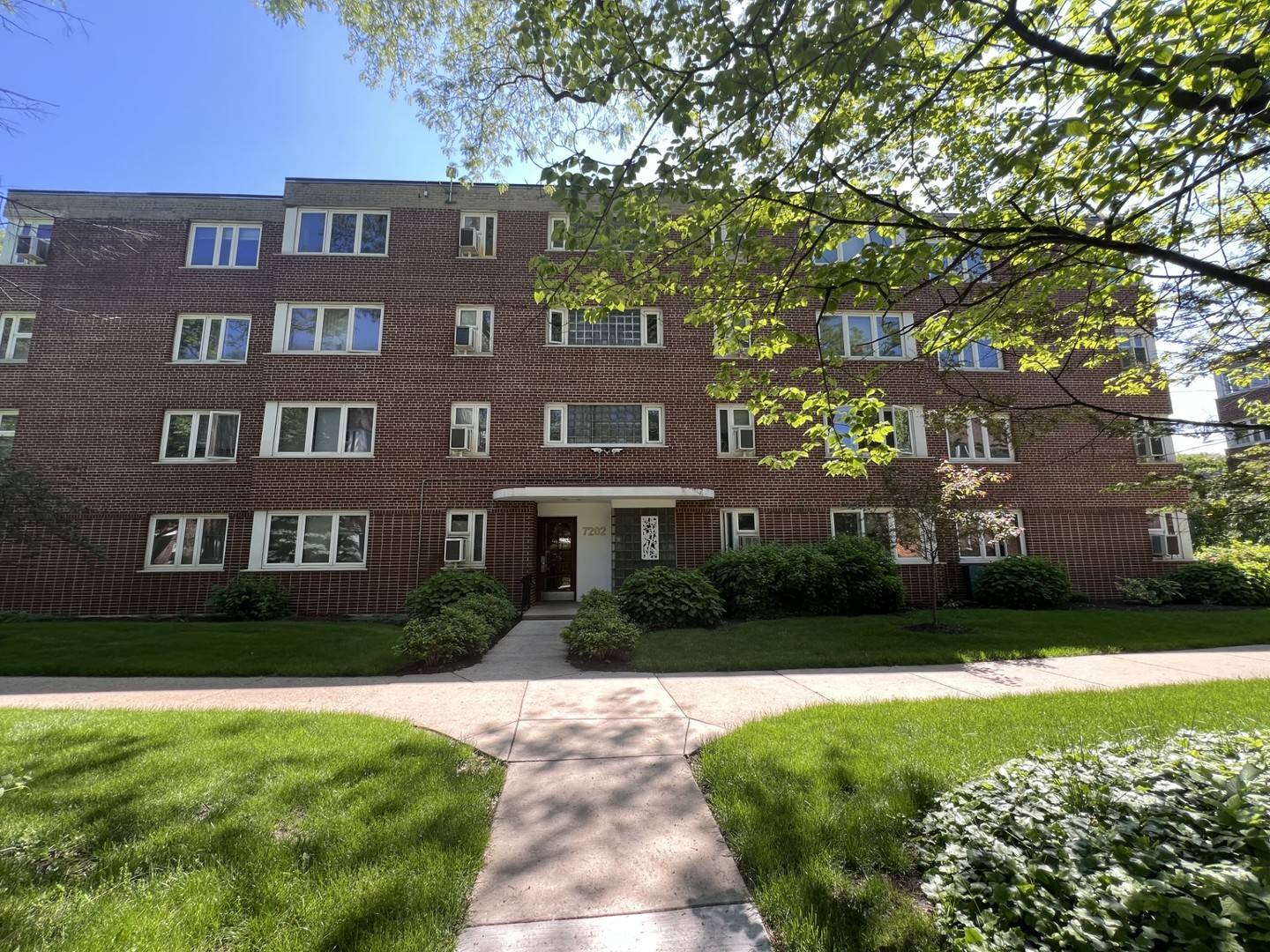 River Forest, IL 60305,7202 Oak Avenue #1NE