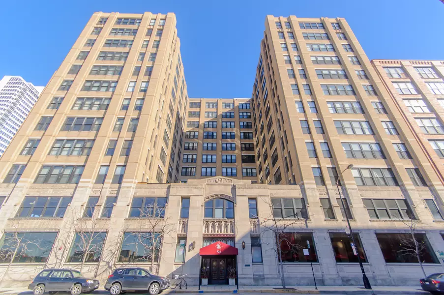 728 W Jackson Boulevard #703, Chicago, IL 60661