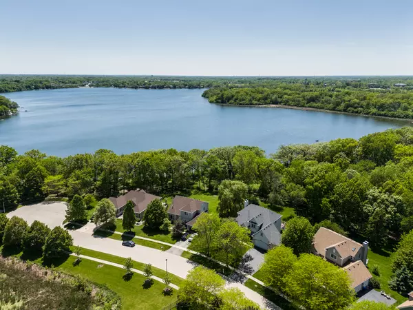 Lake Villa, IL 60046,806 Longwood Drive