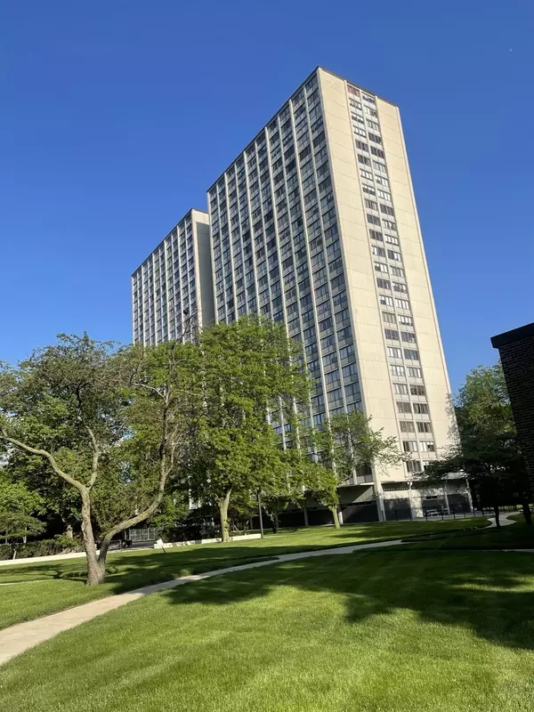 Chicago, IL 60615,4800 S Lake Park Avenue #1306A