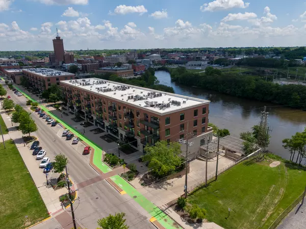 160 S River Street #112, Aurora, IL 60506