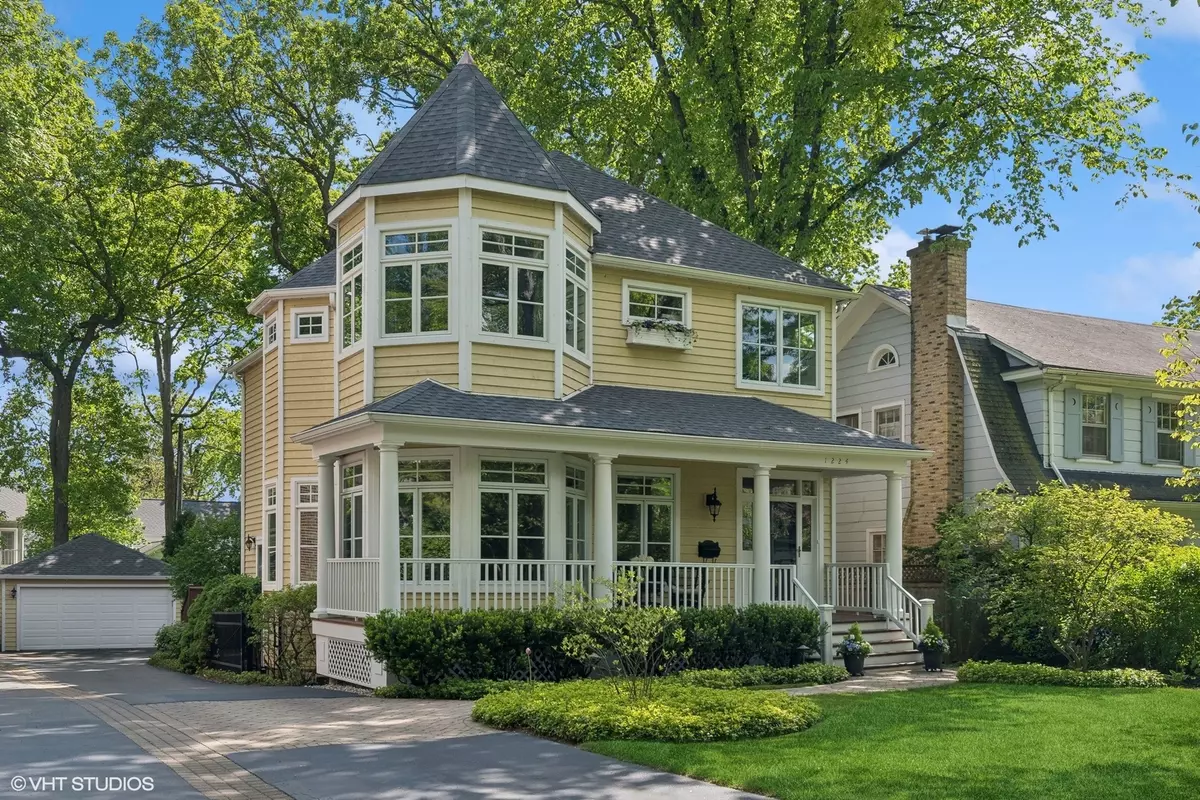 Winnetka, IL 60093,1224 ASBURY Avenue