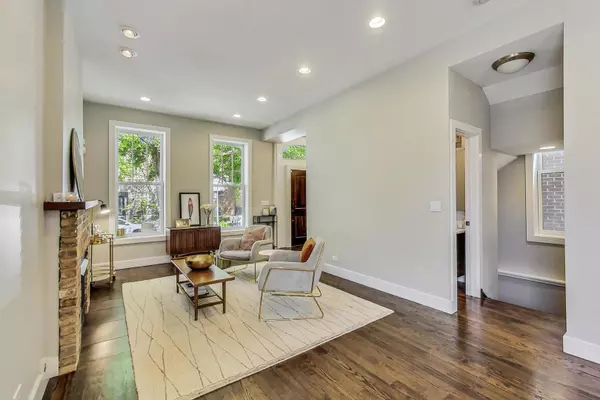 Chicago, IL 60622,1542 N Maplewood Avenue