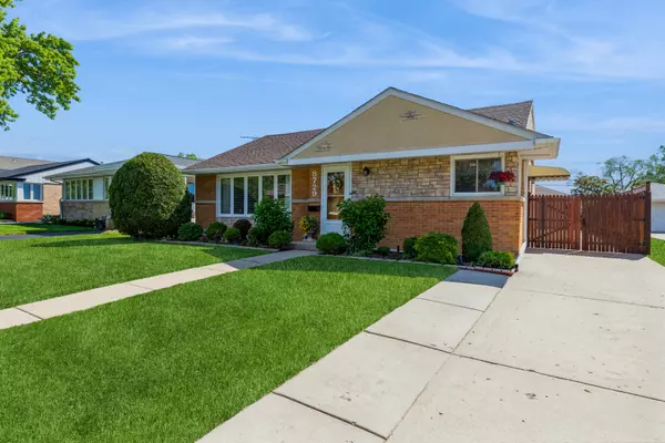 Niles, IL 60714,8729 N Oleander Avenue