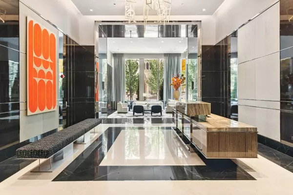 Chicago, IL 60654,14 W Superior Street #5801