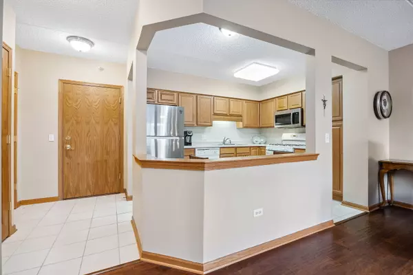 Lombard, IL 60148,1 S Lincoln Avenue #310