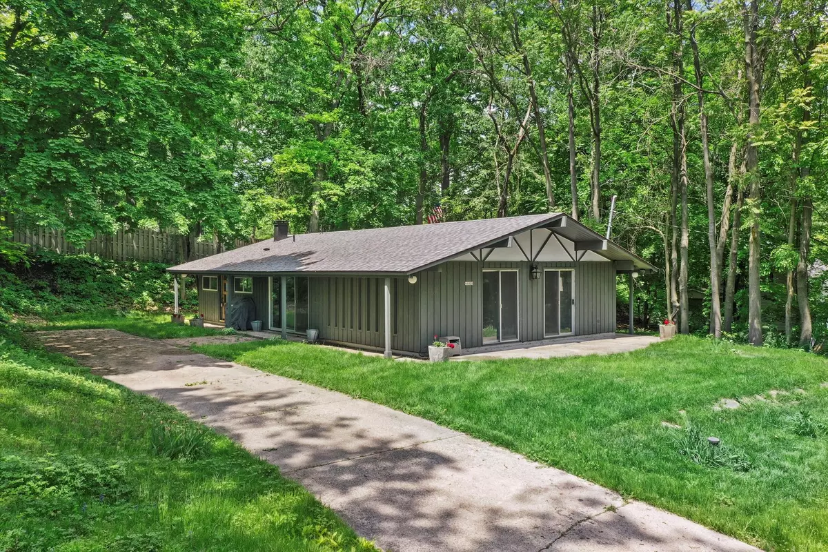 Linn, WI 53147,N1801 Birch Drive