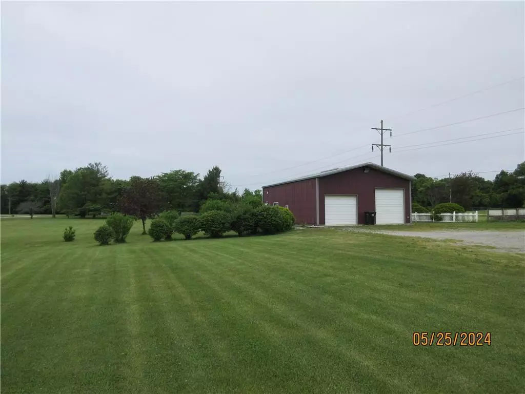 Ashmore, IL 61912,9483 April Lane