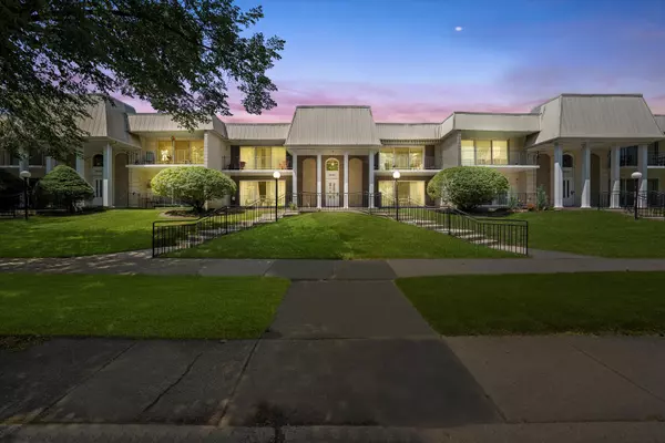 Oak Lawn, IL 60453,9820 S Karlov Avenue #1A