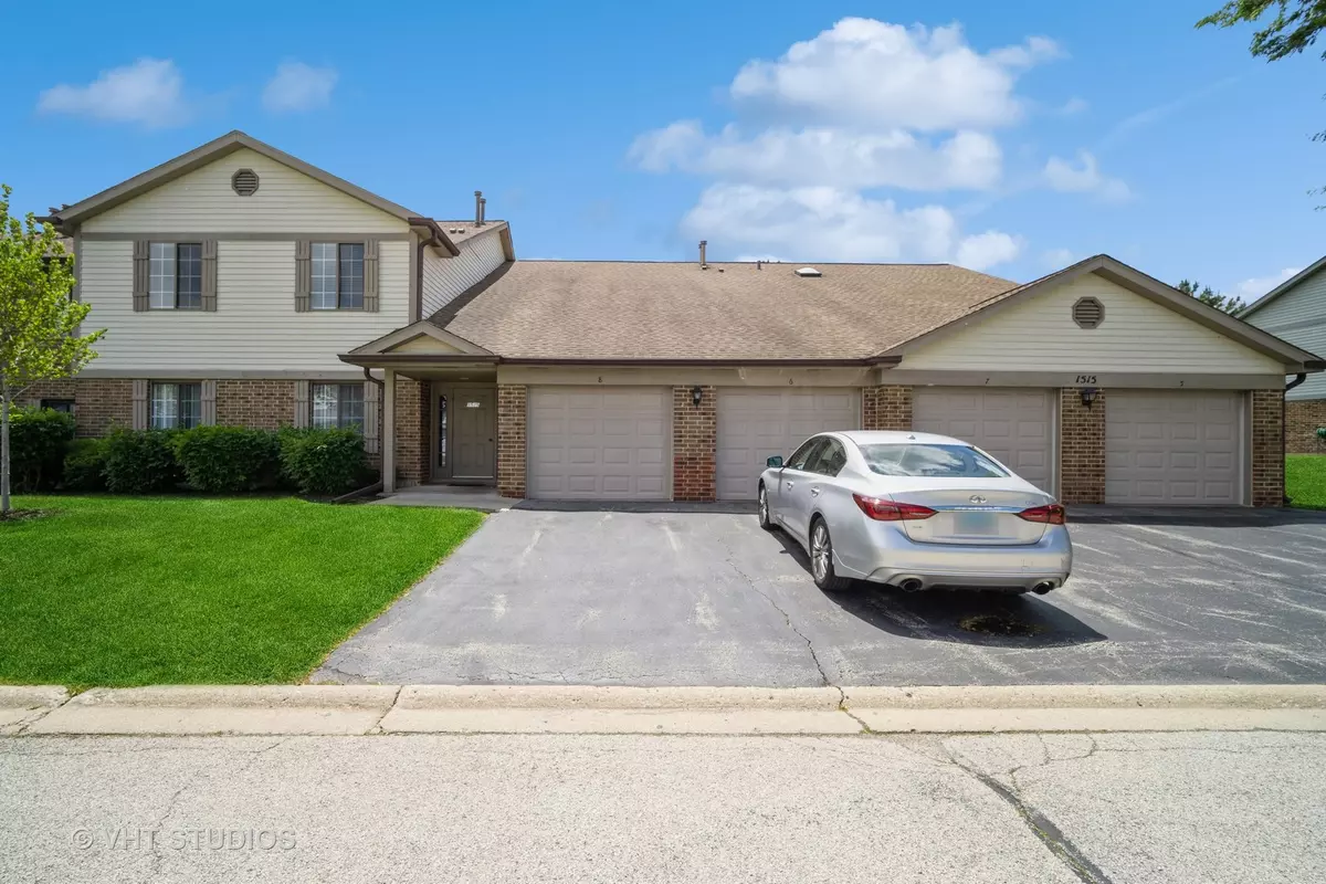 Arlington Heights, IL 60004,1515 W Partridge Lane #6