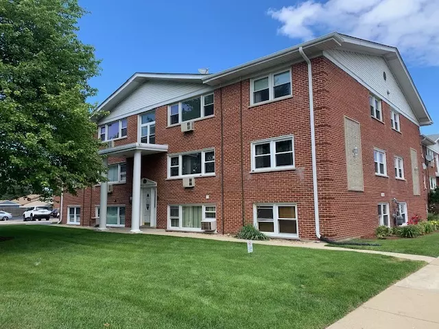 Schiller Park, IL 60176,10122 Hartford Court #2B