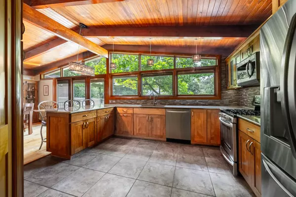 Western Springs, IL 60558,4520 Lawn Avenue