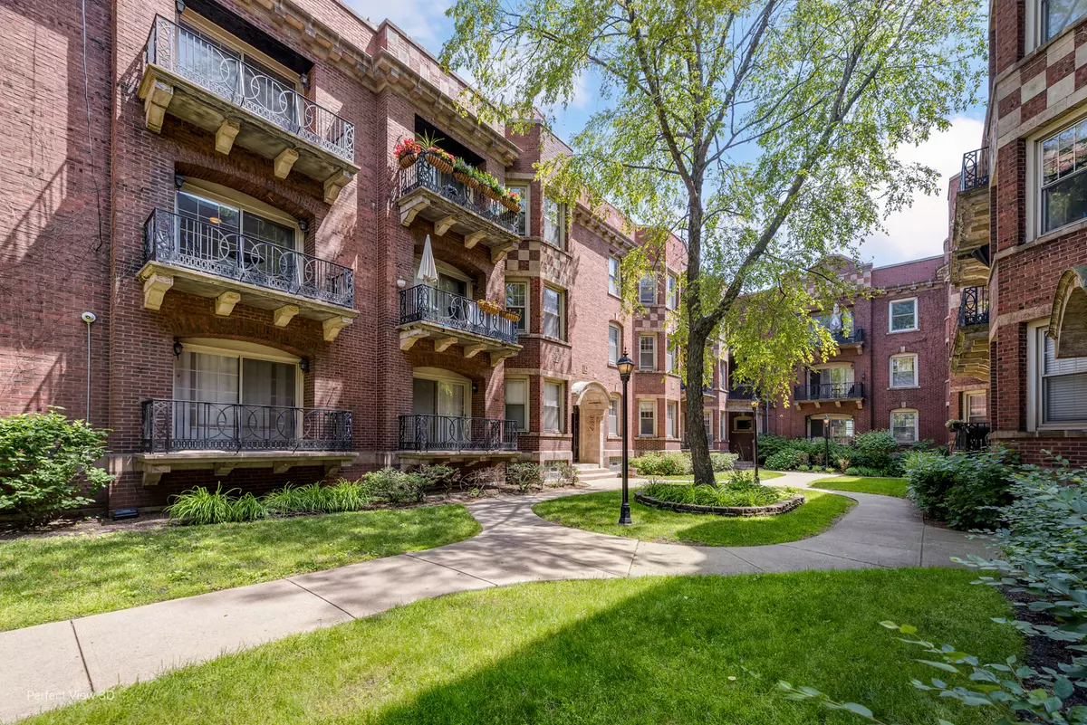 Chicago, IL 60615,5327 S HARPER Avenue #2