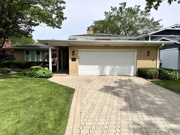 Western Springs, IL 60558,214 51st Place