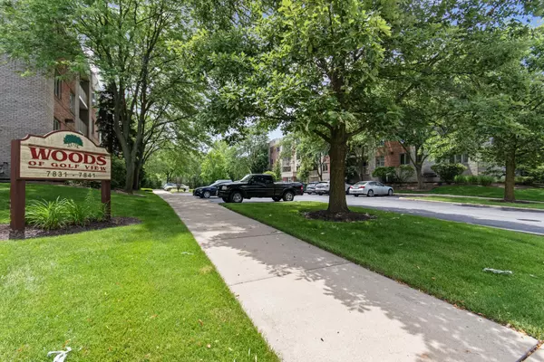 Orland Park, IL 60462,7841 W 157th Street #202