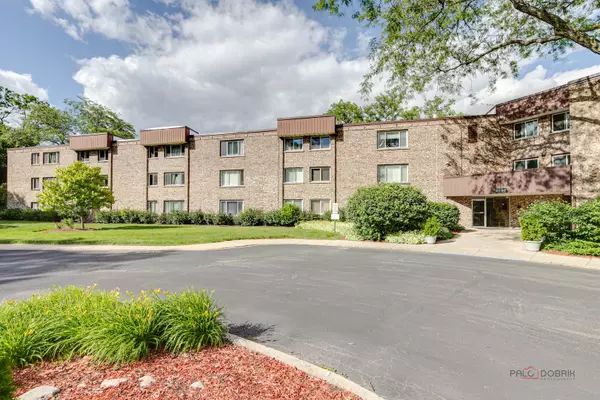 Rolling Meadows, IL 60008,2600 Brookwood Way #309